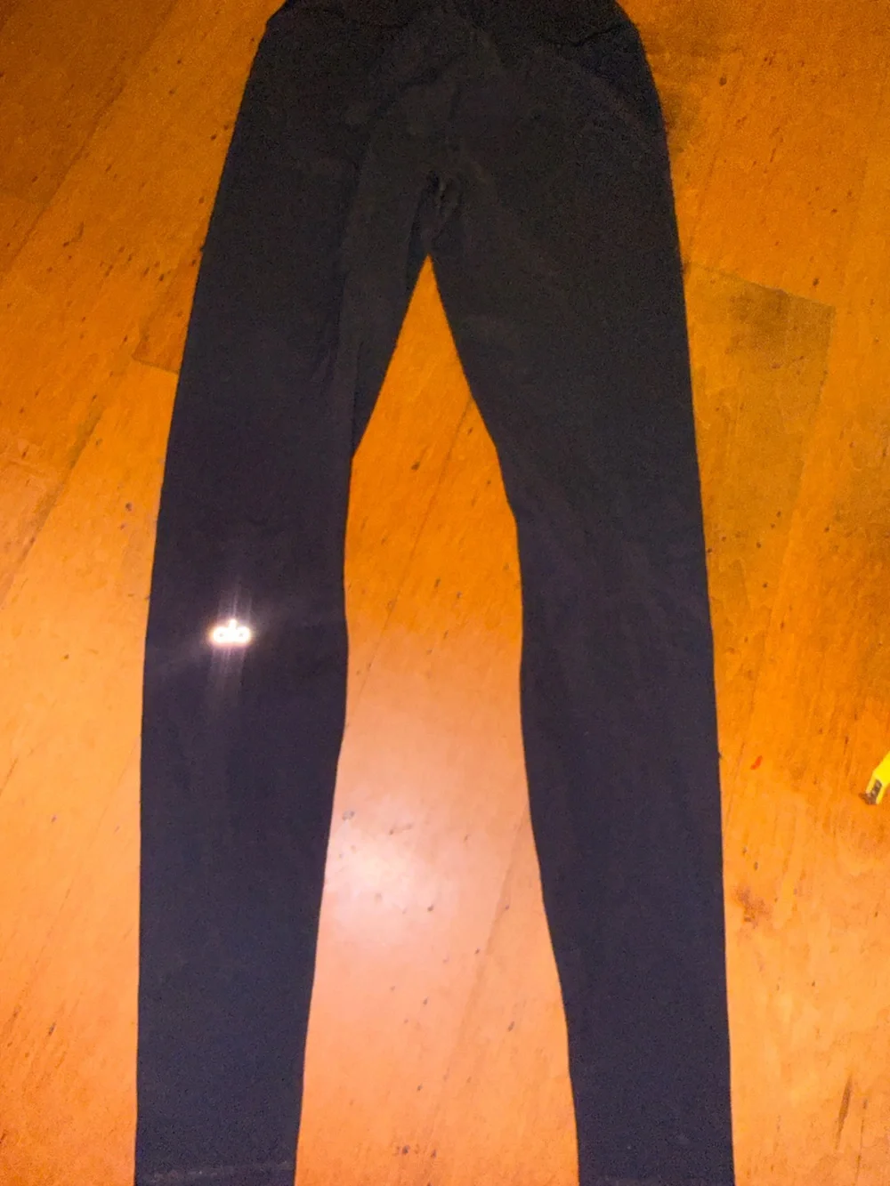 ALO Yoga Ripped Warrior Black High-Waist Leggings with Sculpting Fit, sz S, guc